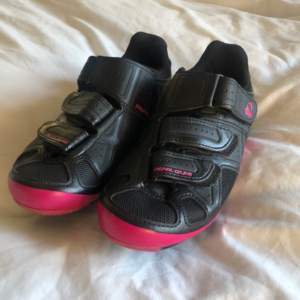 Pearl Izumi clip cycling shoes